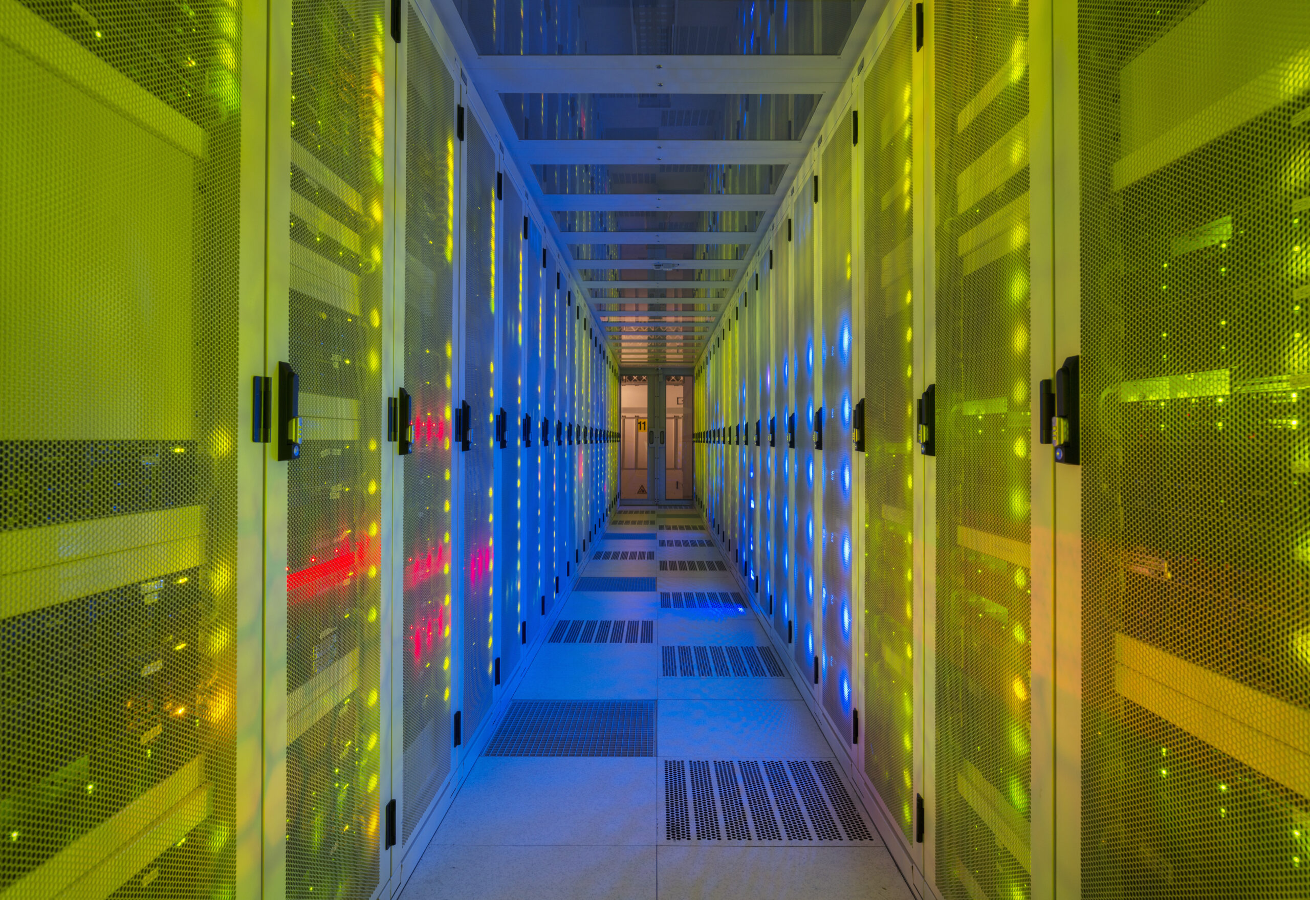 datacenter-for-storing-large-amounts-of-data-and-2023-11-27-05-28-26-utc